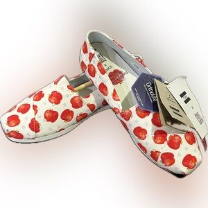 TOMS Limited Edition Once Upon A Farm Slip On Shoes 7 1/2